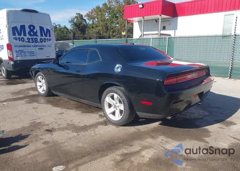 2013 Dodge Challenger Sxt z USA, uszkodzony, nr VIN 2C3CDYAG5DH591010